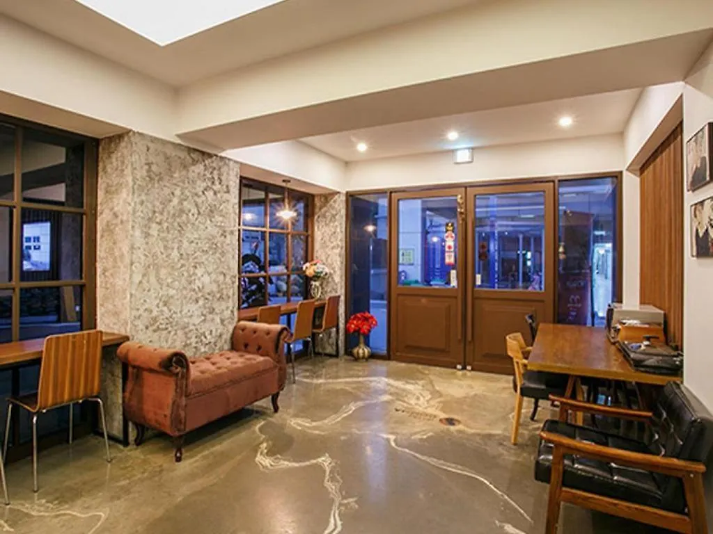 Comma Hotel Busan 2*,