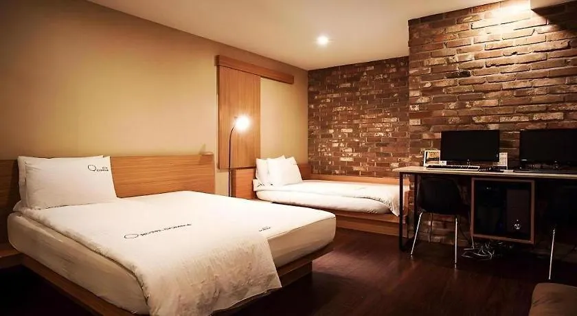 Motel Comma Hotel Busan