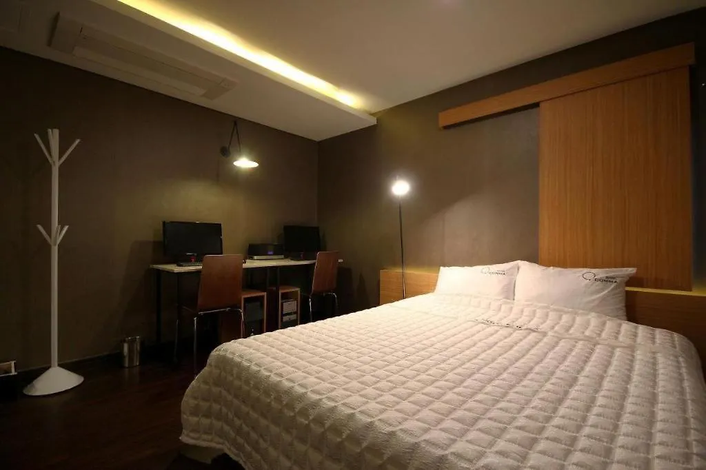 Comma Hotel Busan Motel
