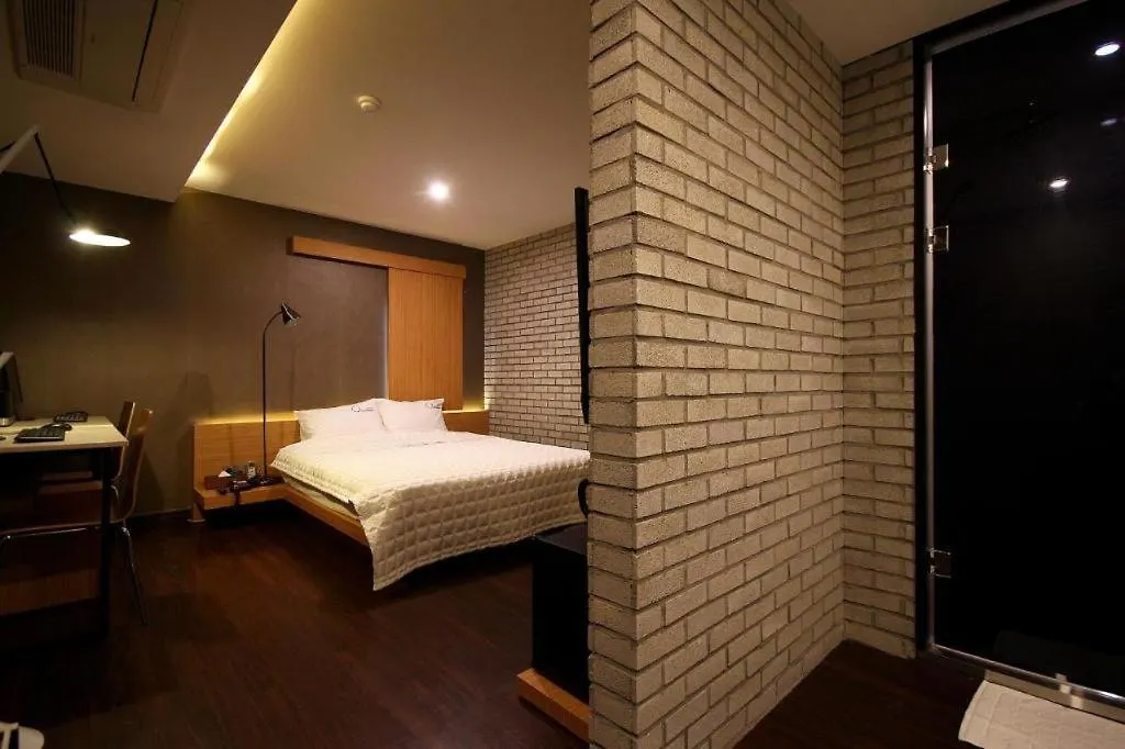 Comma Hotel Busan 2*,  South Korea