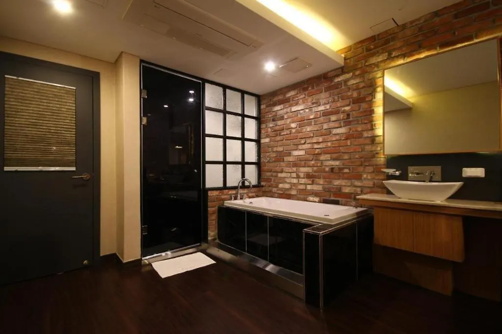 Comma Hotel Busan