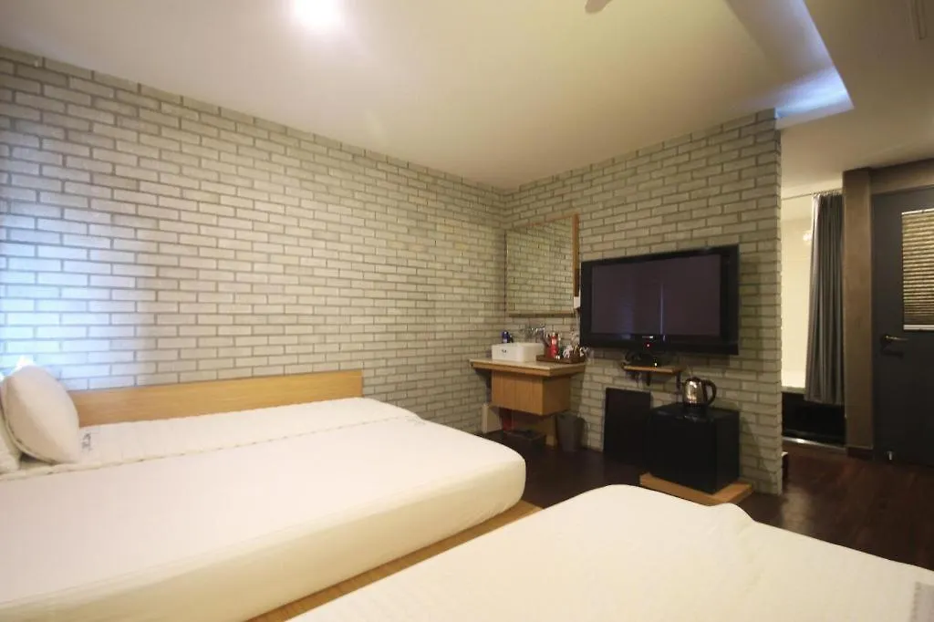 Comma Hotel Busan Motel