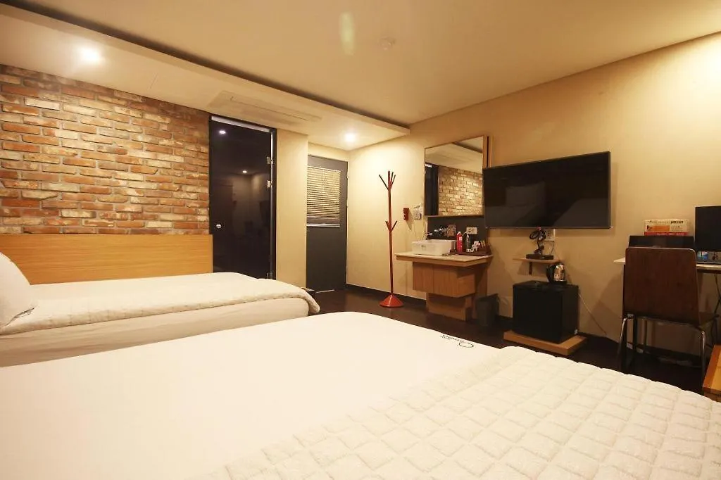 Motel Comma Hotel Busan