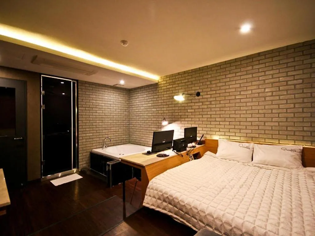 Comma Hotel Busan