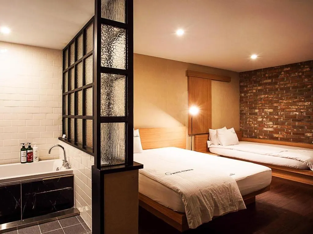 Motel Comma Hotel Busan
