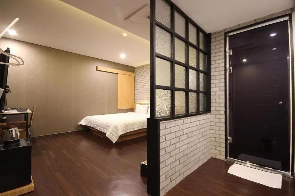 Comma Hotel Busan 2*,  South Korea