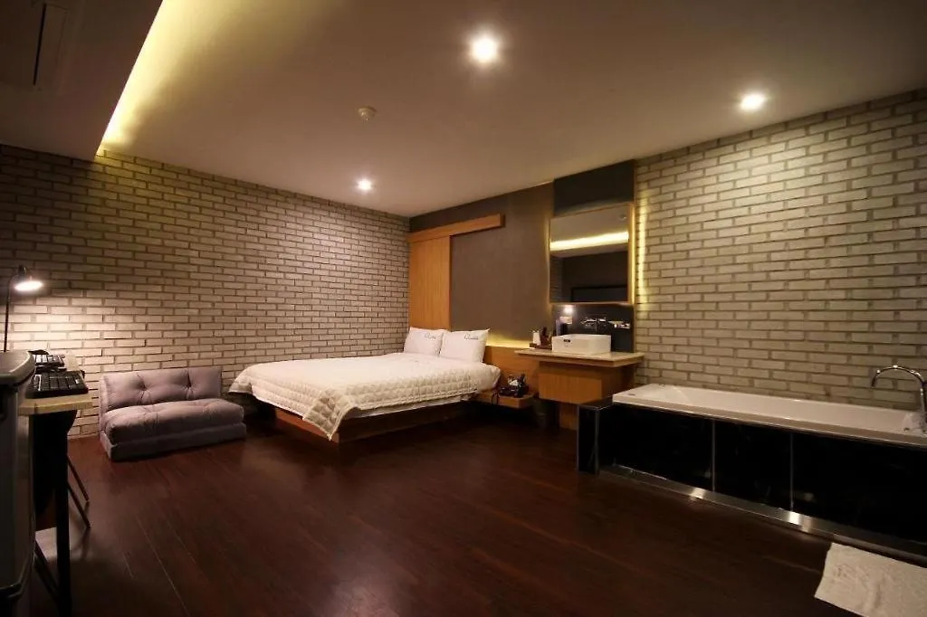 Comma Hotel Busan 2*,  South Korea