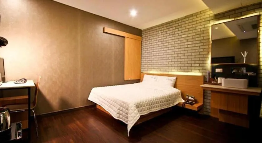 Comma Hotel Busan 2*,  South Korea