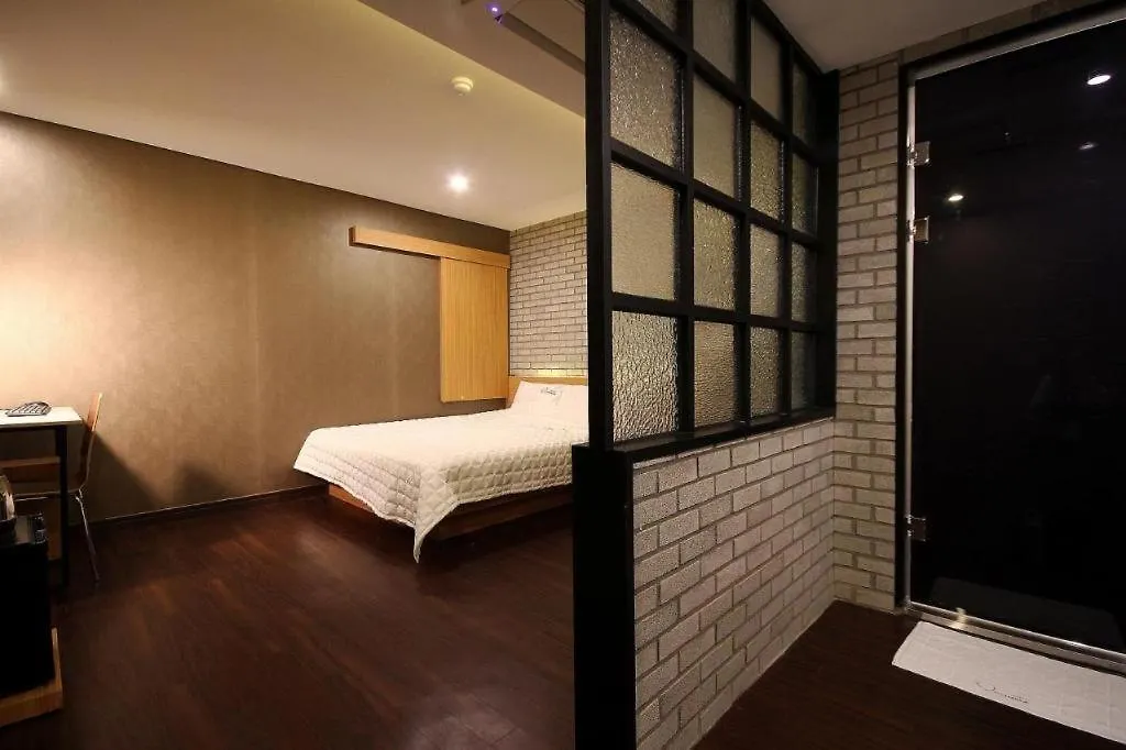 Comma Hotel Busan 2*,  Südkorea